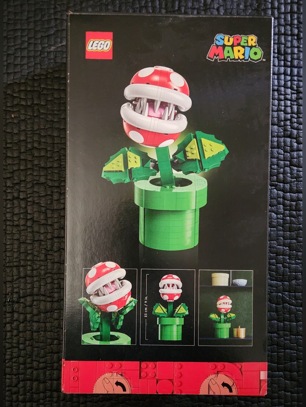 Lego Super Mario Piranha Plant - Red, White, Green - Picture 2 of 2